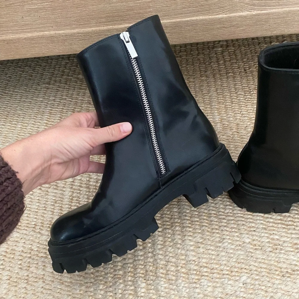 Black Lug Sole Chelsea boot - Picture 4 of 8